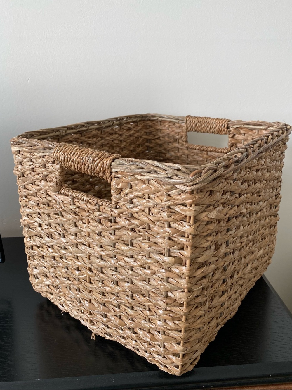 Brightroom Decorative large braided sea grass crate
